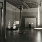 Image de l’exposition d’art cinétique Kunst Licht Kunst curatée par Frank Popper Eindhoven (1966)